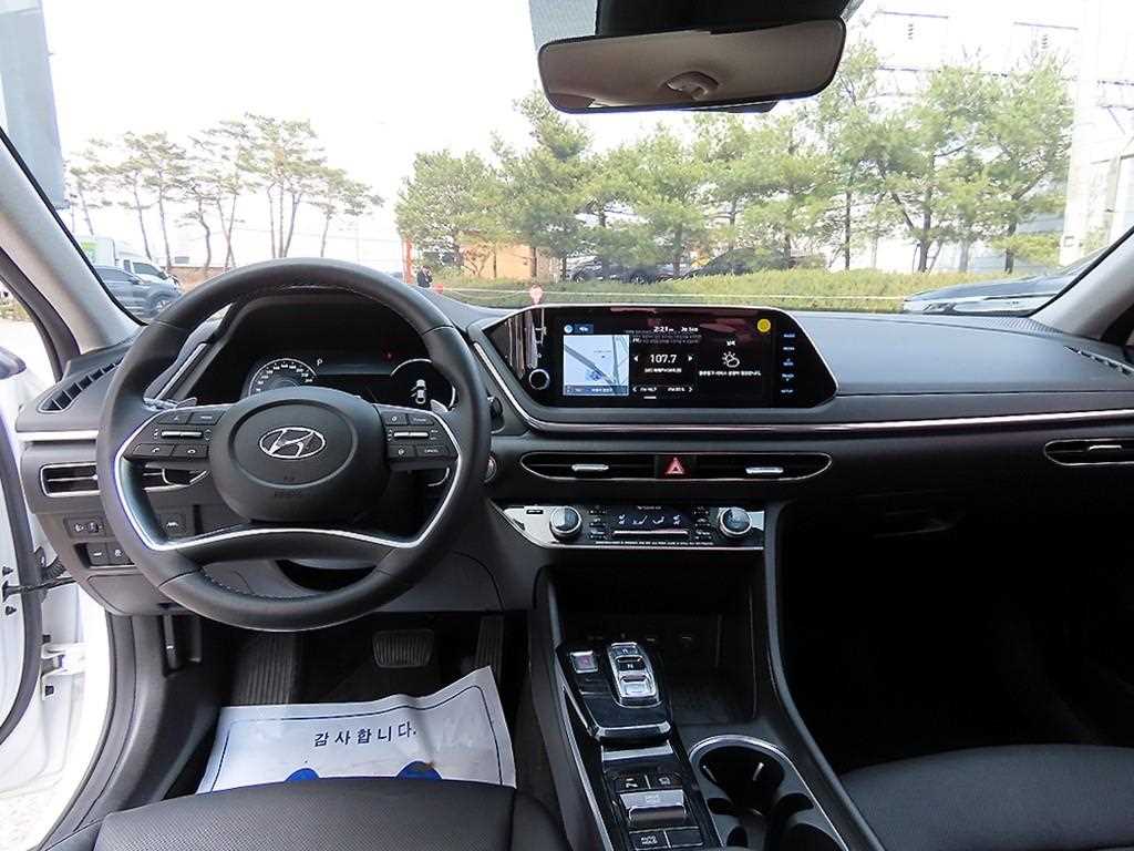 HYUNDAI Sonata - Vista 7