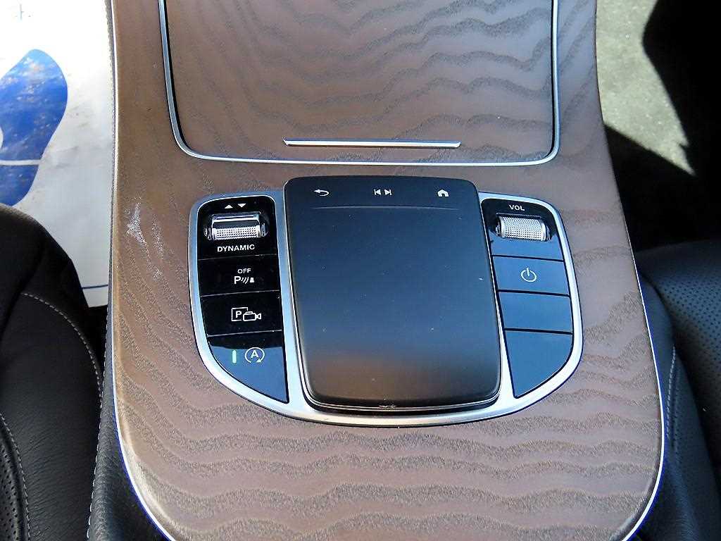 Mercedes Benz E class - Vista 12