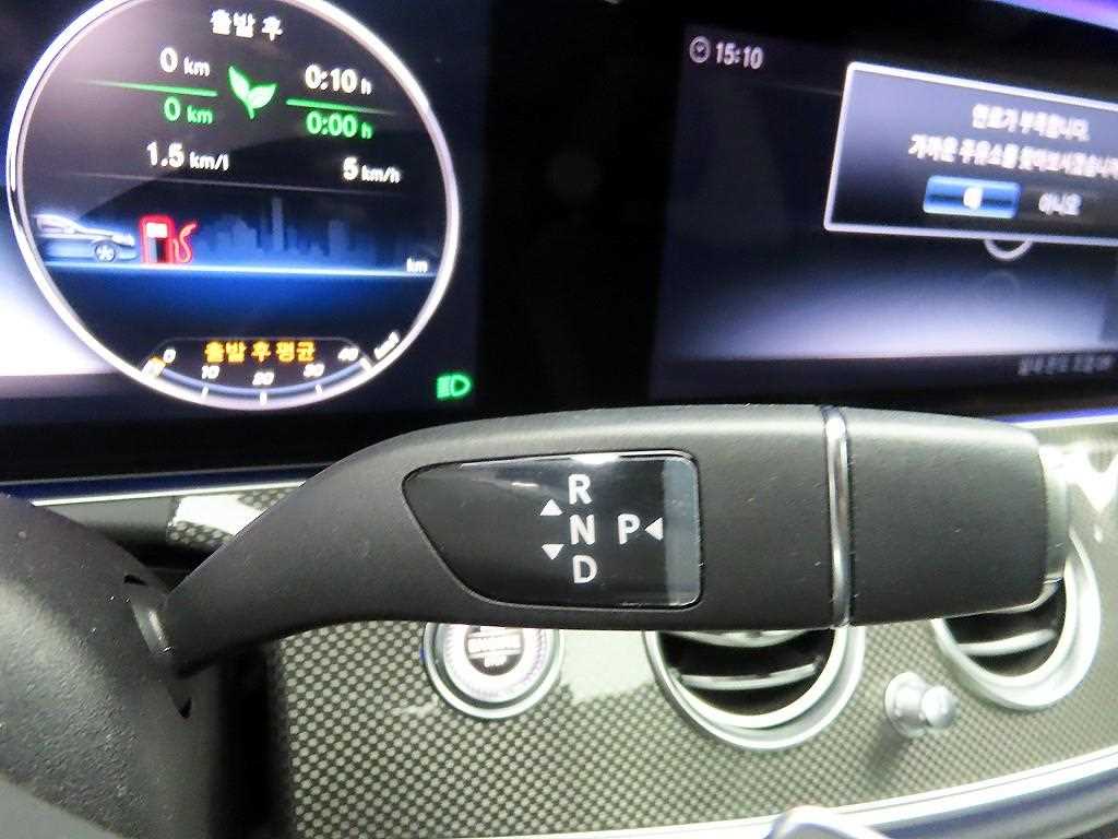 Mercedes Benz E class - Vista 10