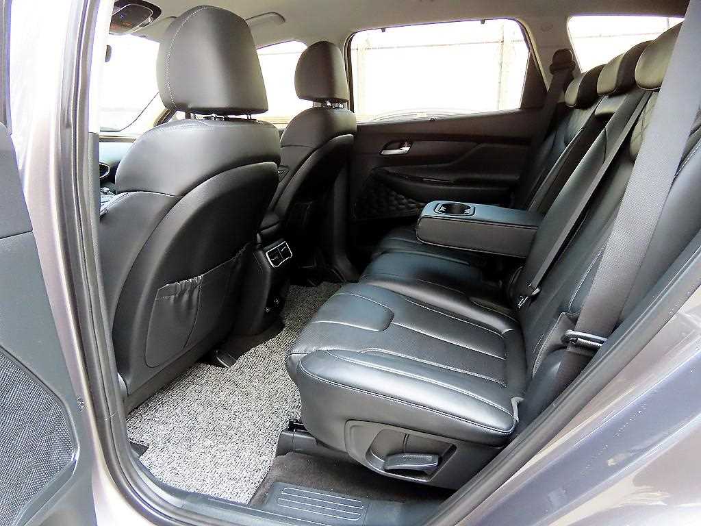 HYUNDAI Santa Fe - Vista 6