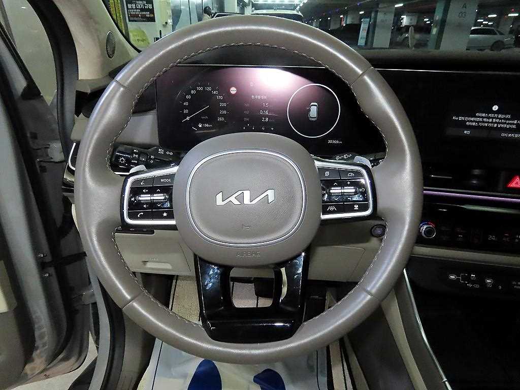 KIA Carnival - Vista 8
