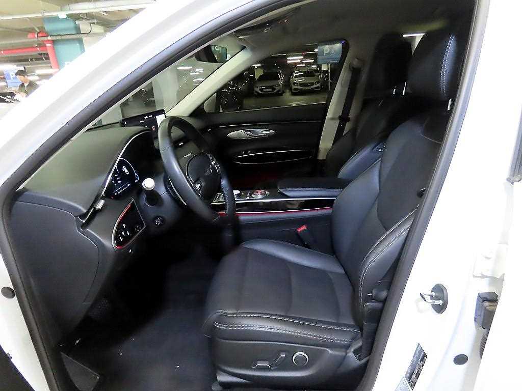 Genesis GV70 - Vista 6