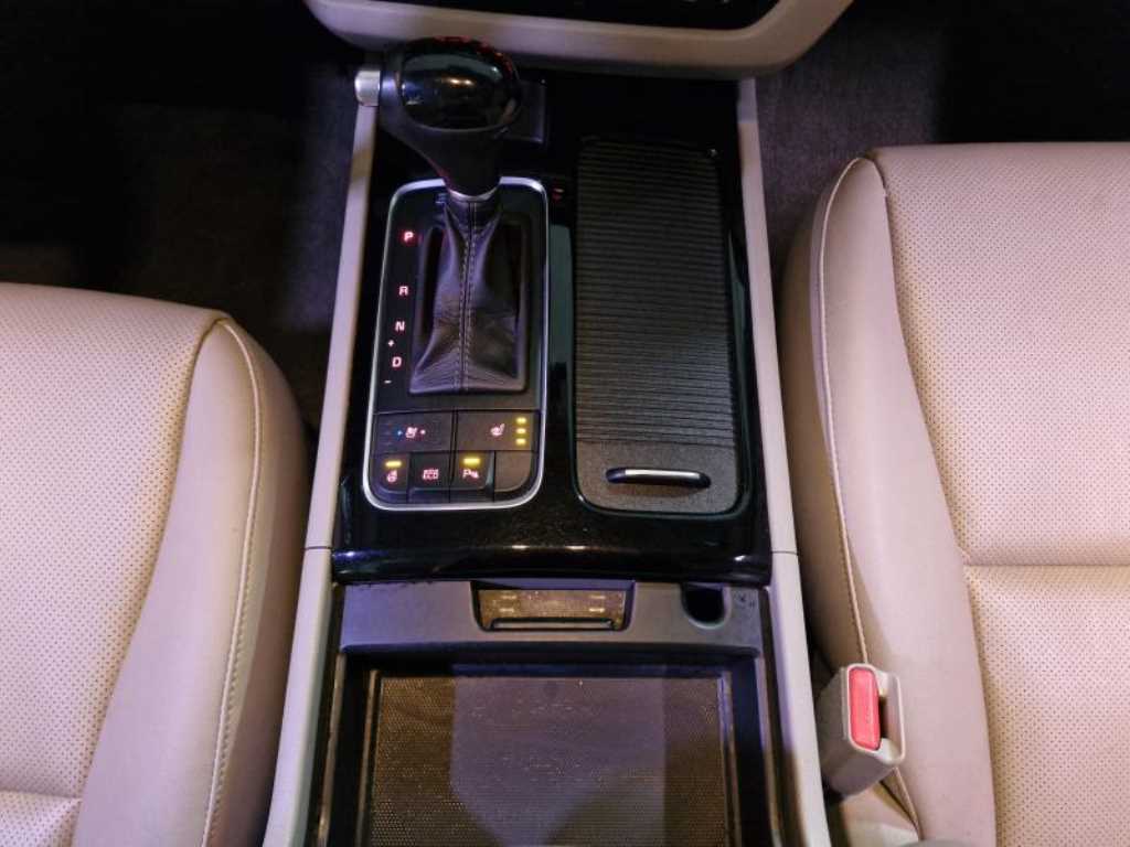 KIA Carnival - Vista 11