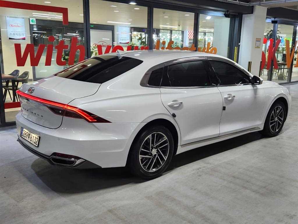 HYUNDAI Grandeur - Vista 4