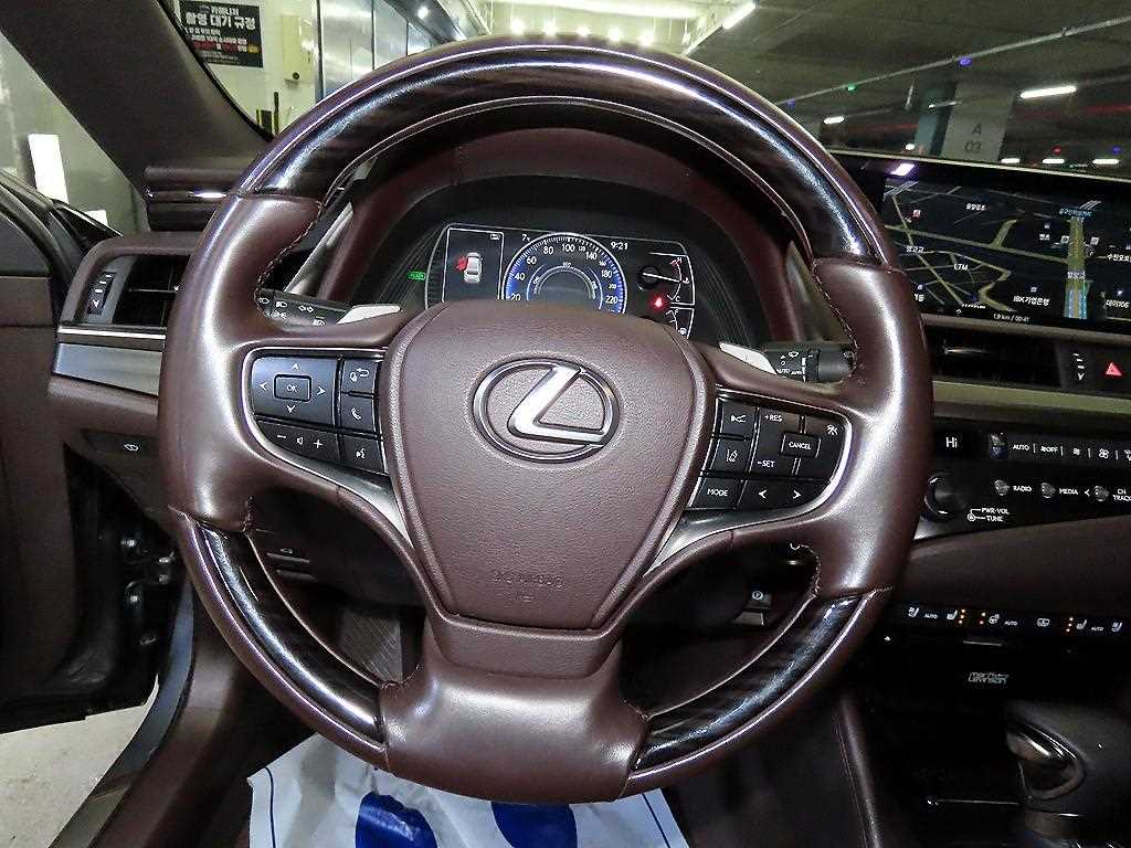 Lexus ES - Vista 8
