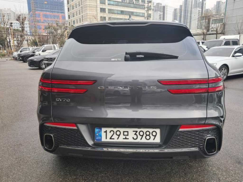 Genesis GV70 - Vista 7