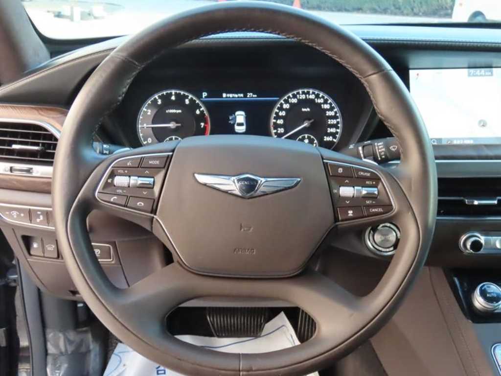 Genesis G90 - Vista 10