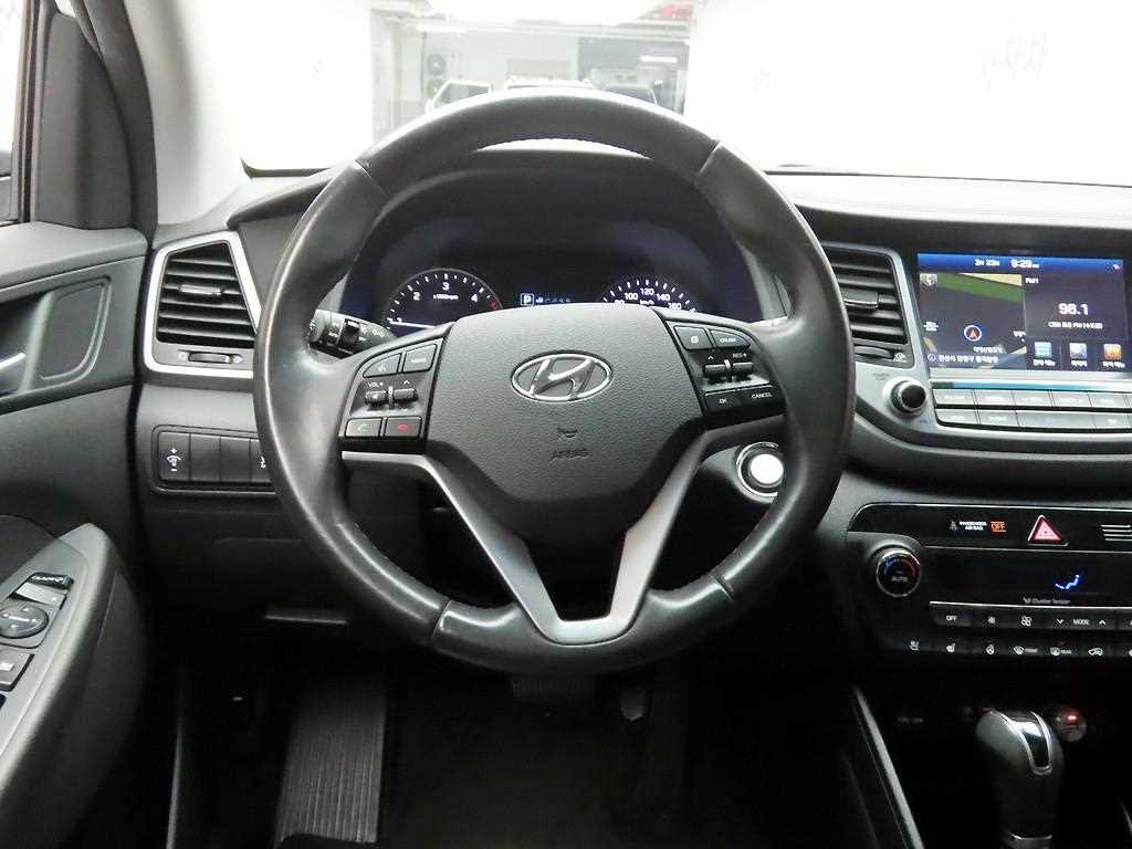 HYUNDAI Tucson - Vista 8