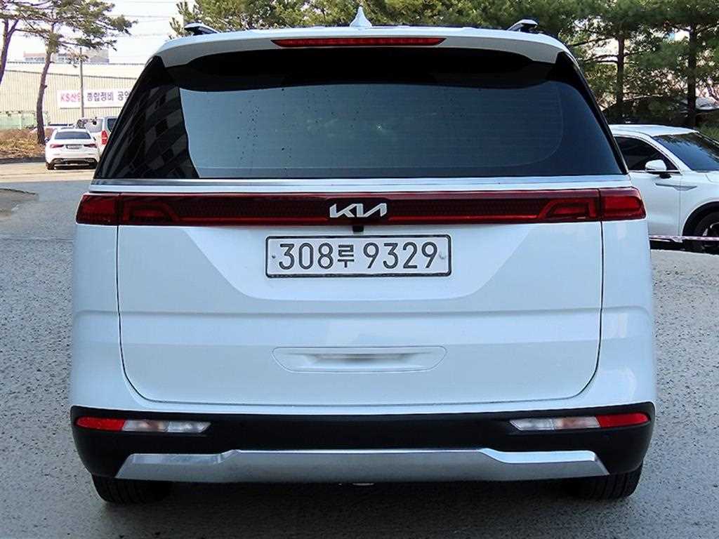 KIA Carnival - Vista 4