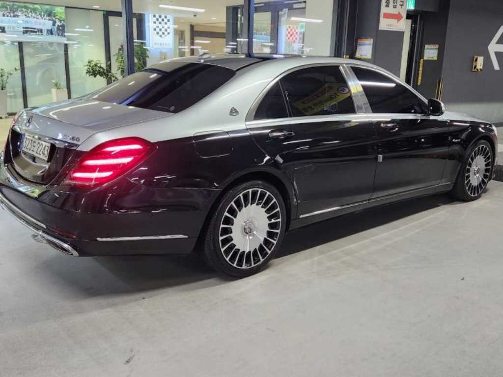 Mercedes Benz S Class - Vista 4