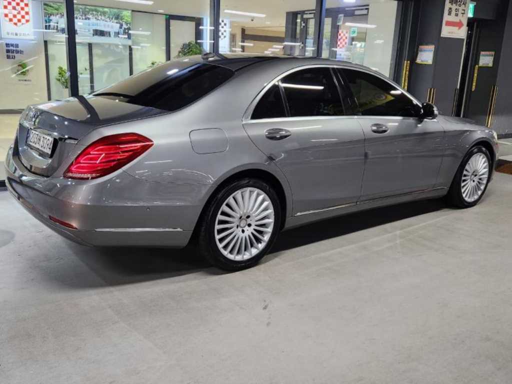 Mercedes Benz S Class - Vista 4