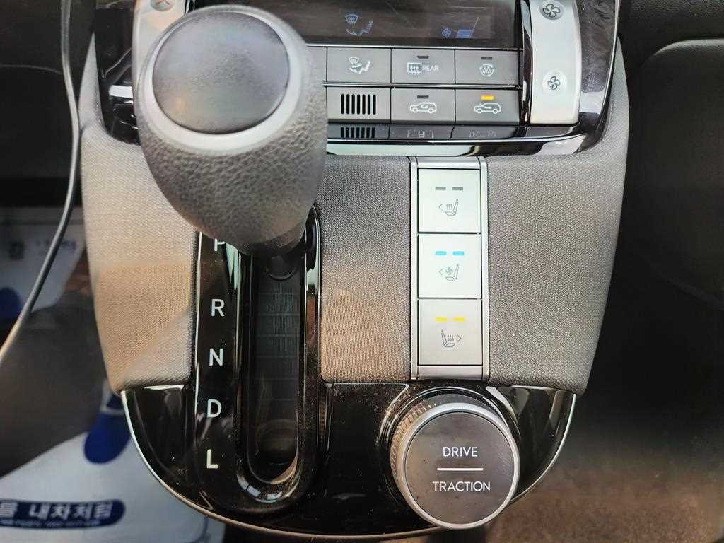 HYUNDAI Casper - Vista 9