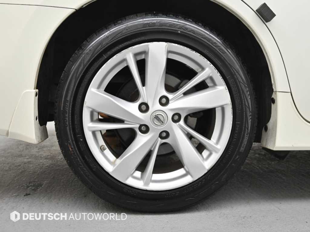 Nissan Altima - Vista 5