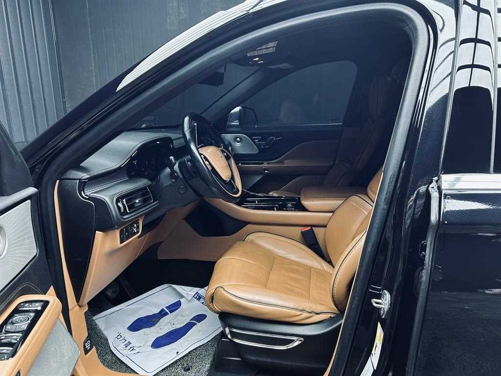 Lincoln Aviator - Vista 7