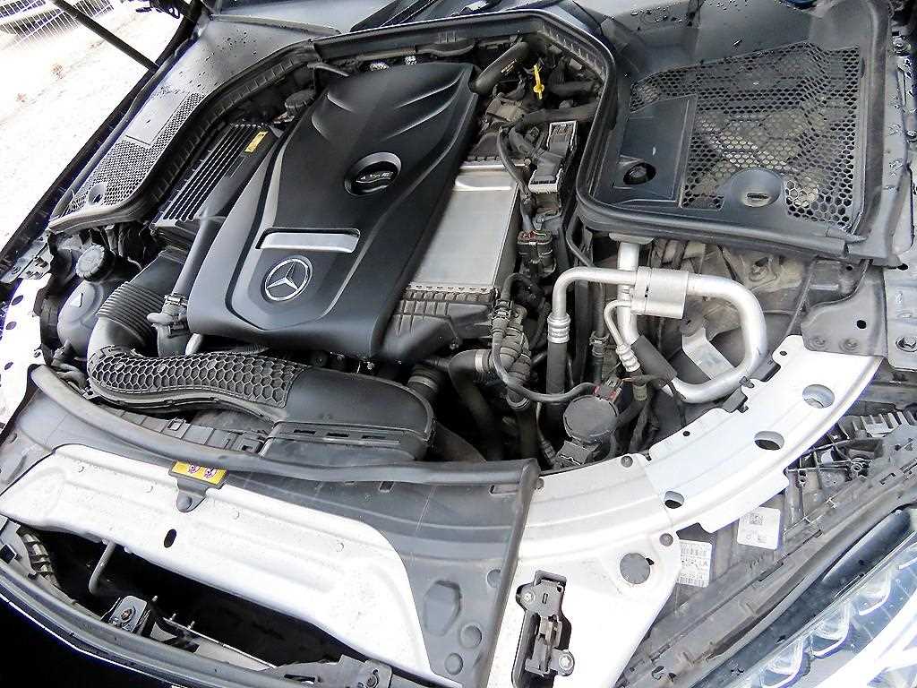 Mercedes Benz C Class 2017 Negro - Importación desde Corea - HF Imports Iquique - Foto 19