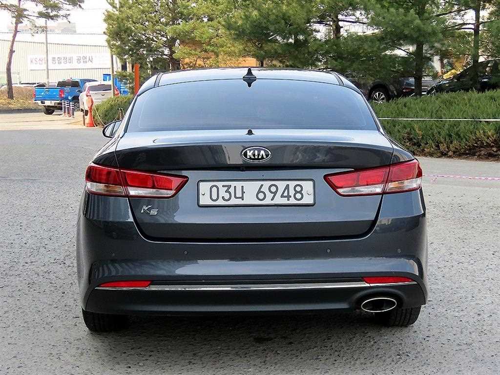 KIA K5 - Vista 4