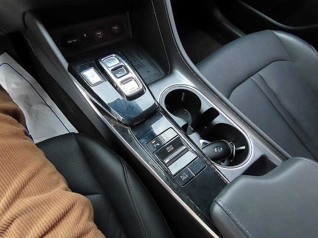 HYUNDAI Sonata - Vista 10