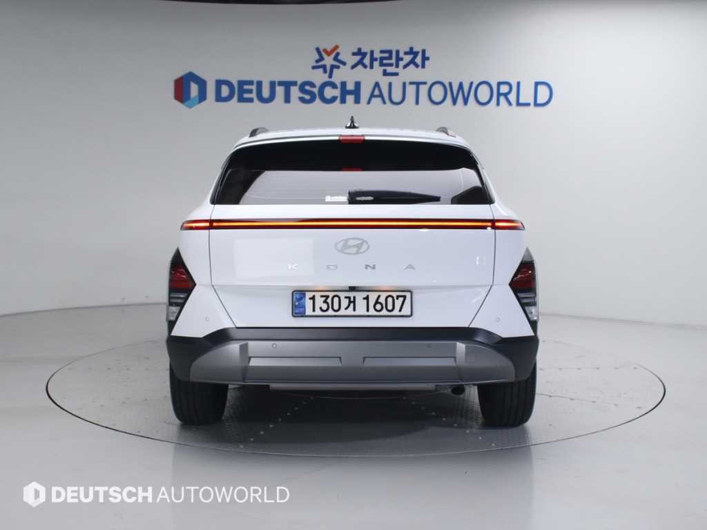 HYUNDAI Kona - Vista 4