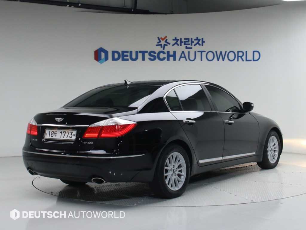 HYUNDAI Genesis - Vista 4