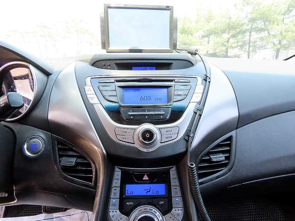 HYUNDAI Avante 2013 Gris - Importación desde Corea - HF Imports Iquique - Foto 13