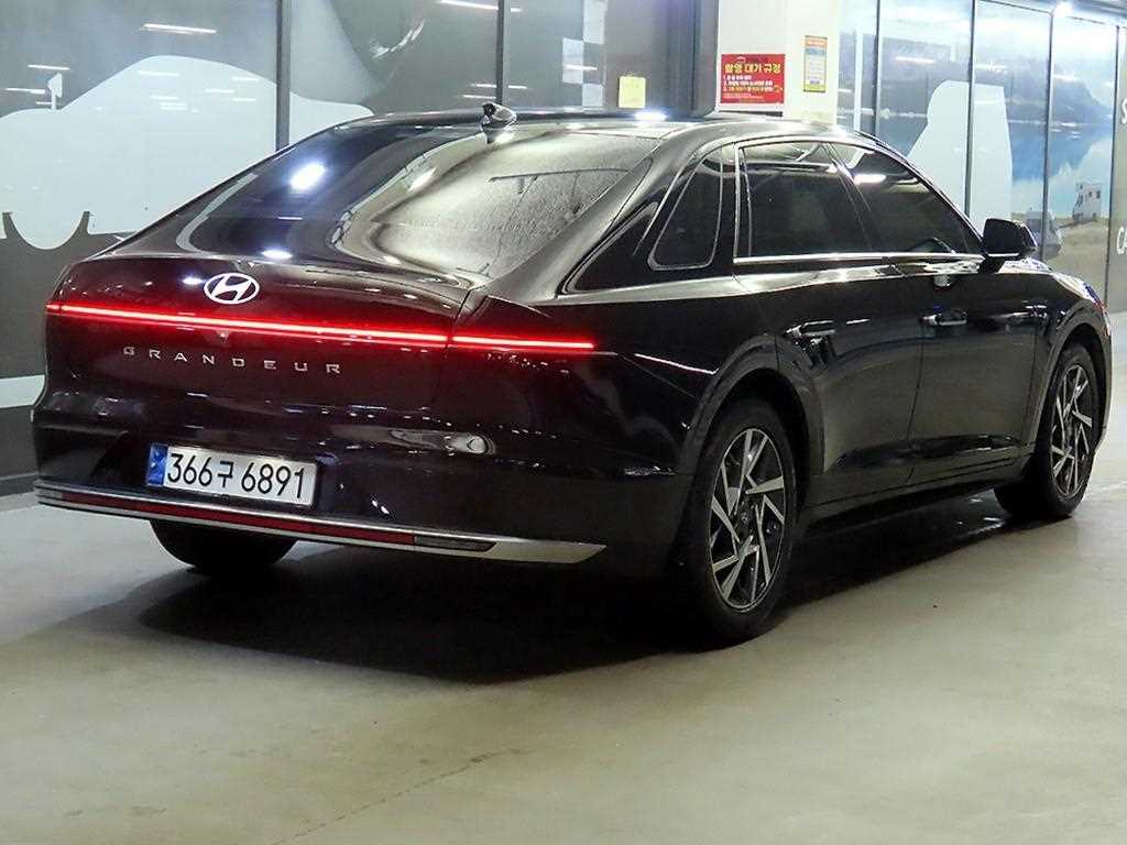 HYUNDAI Grandeur - Vista 4