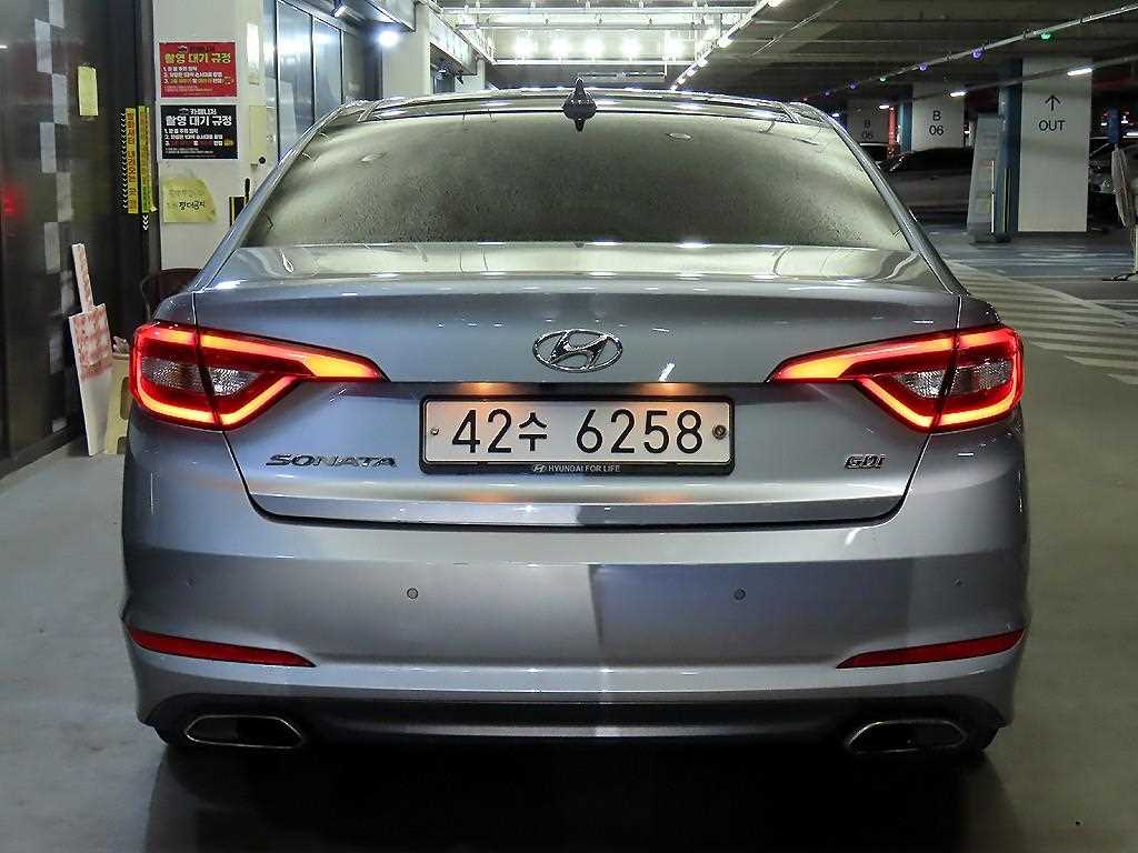 HYUNDAI Sonata - Vista 4