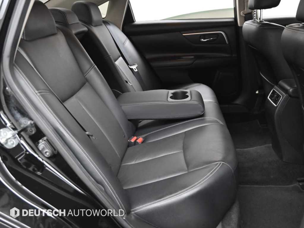 Nissan Altima - Vista 12