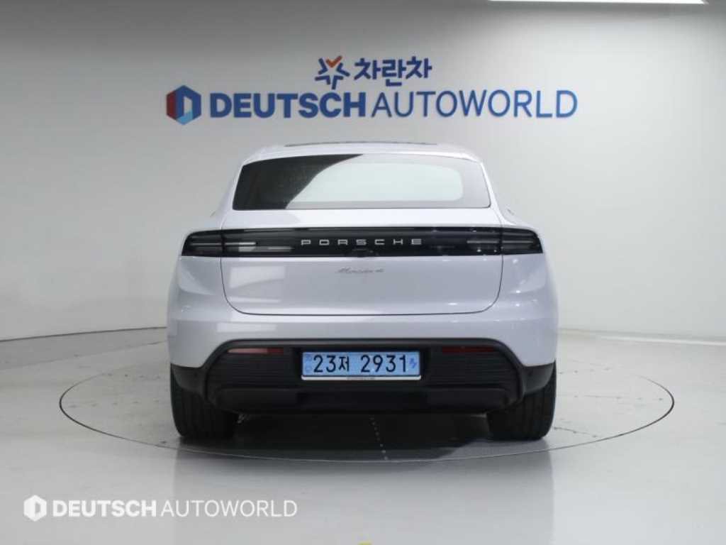 Porsche Macan - Vista 4