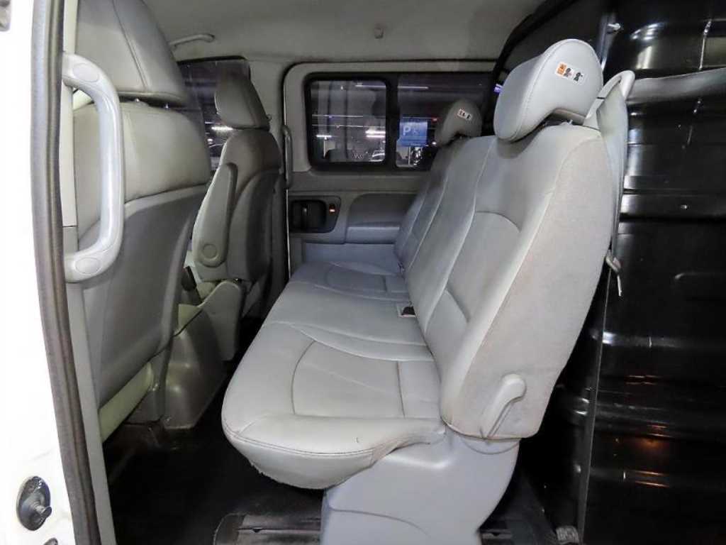 HYUNDAI Starex - Vista 7