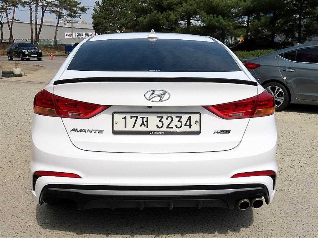 HYUNDAI Avante - Vista 4