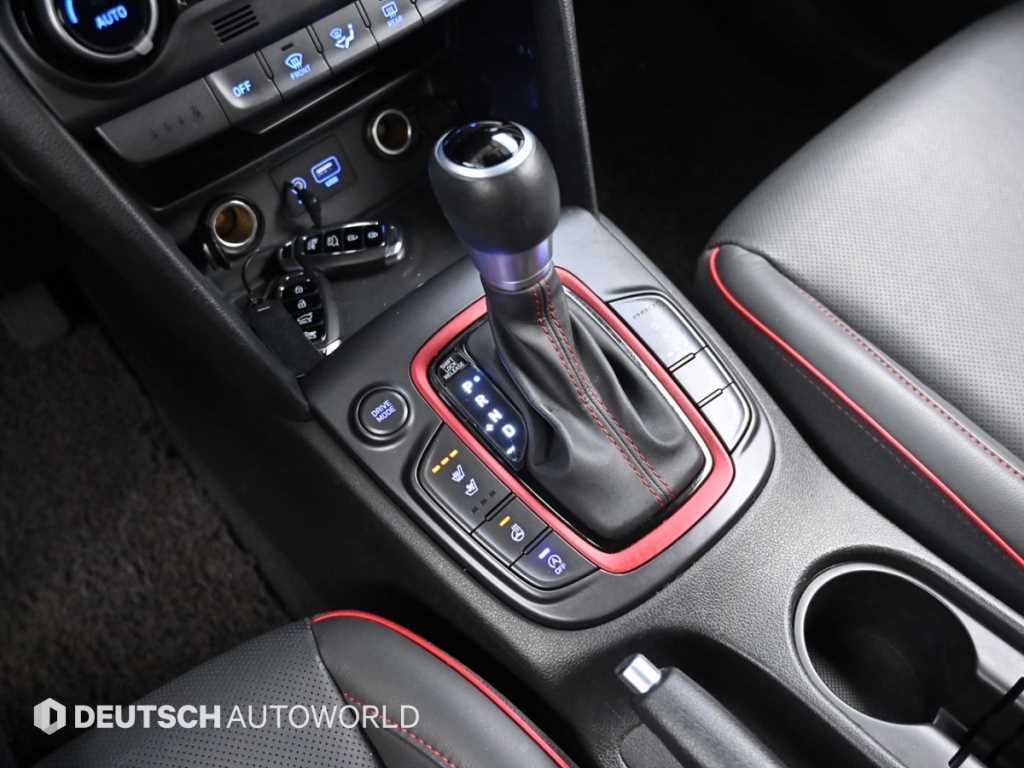 HYUNDAI Kona - Vista 9