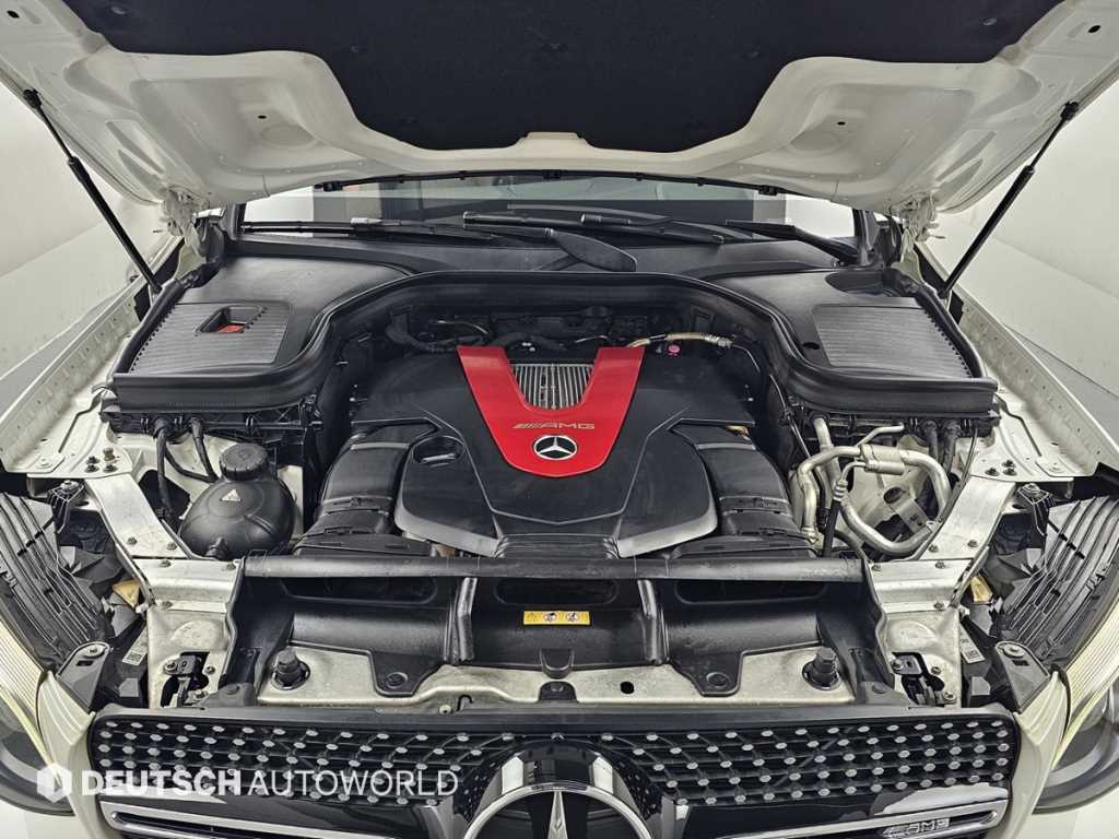 Mercedes Benz GLC Class - Vista 6