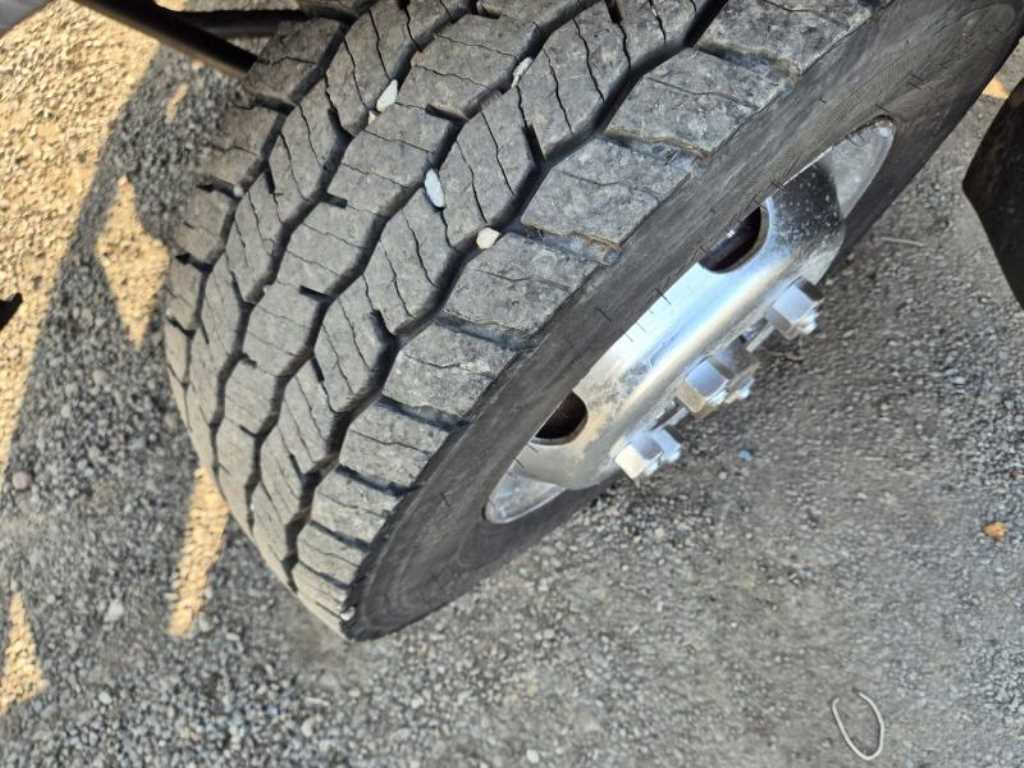 medium and large cargo dump - Vista 11