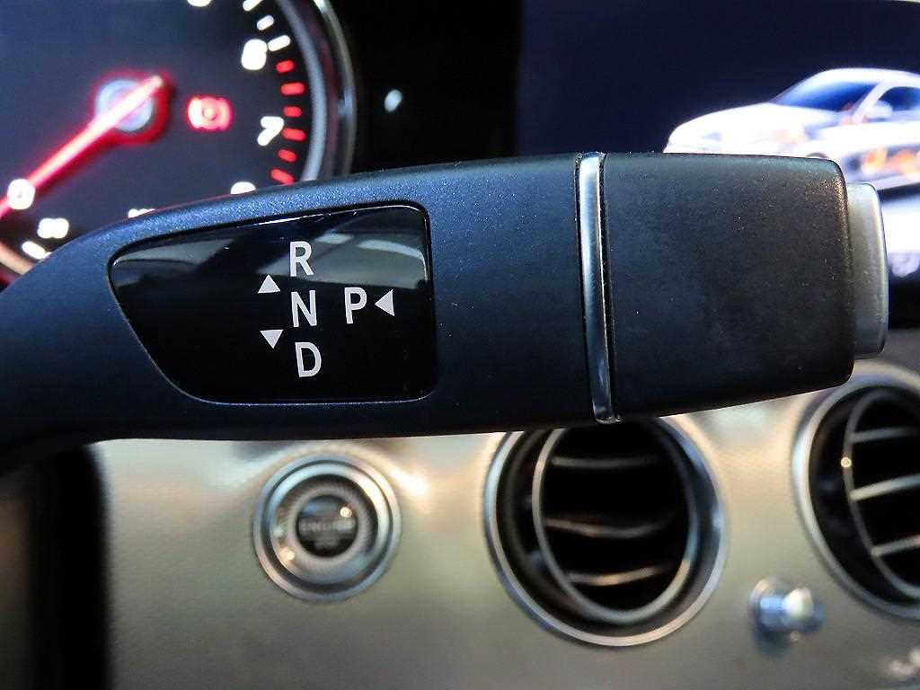 Mercedes Benz E class - Vista 12