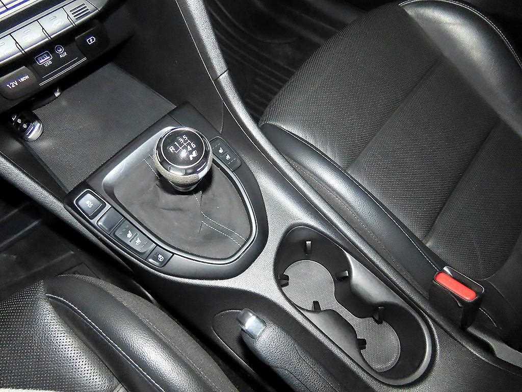 HYUNDAI Veloster - Vista 12