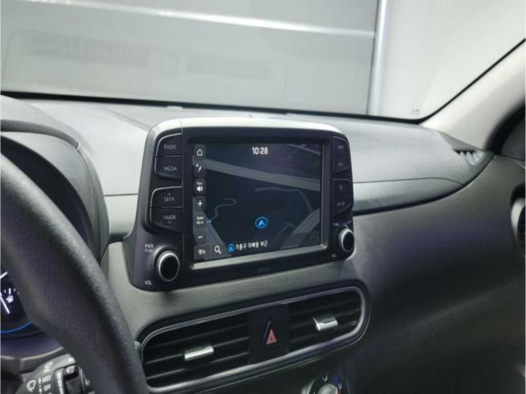 HYUNDAI Kona - Vista 10