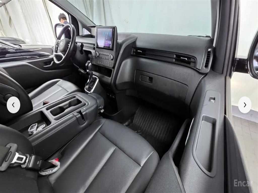 HYUNDAI Staria - Vista 9