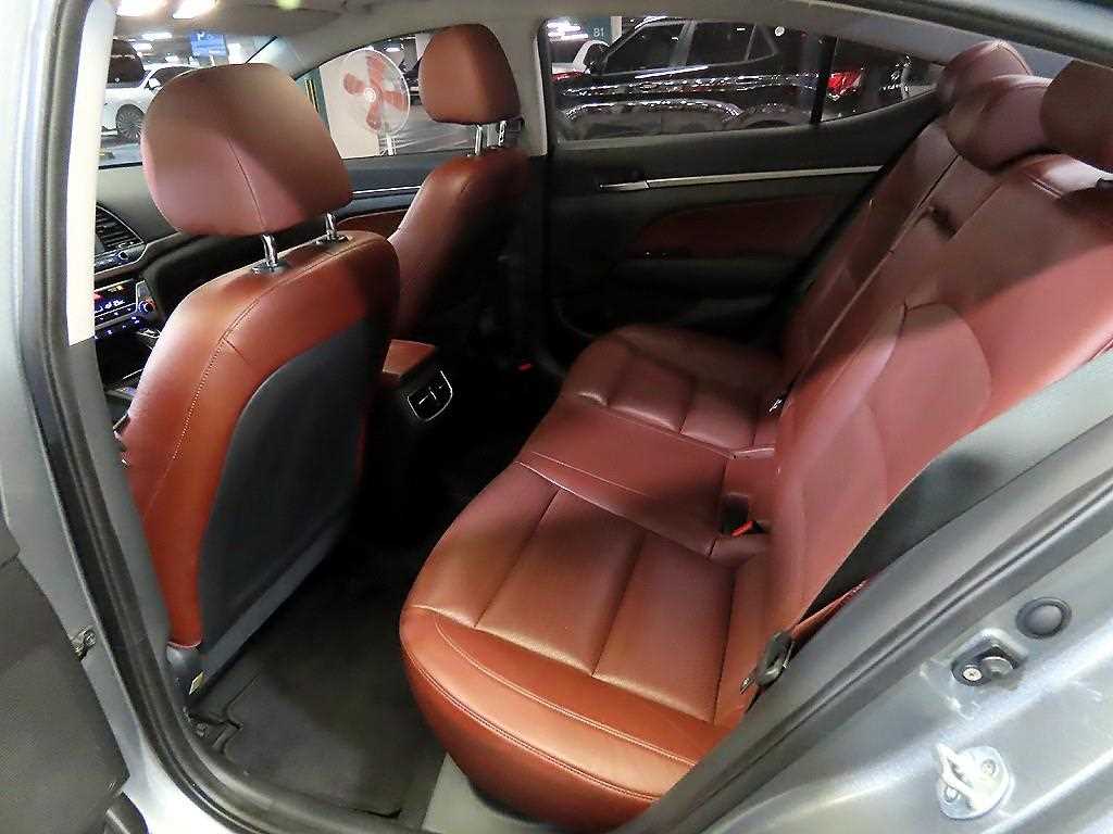 HYUNDAI Avante - Vista 7