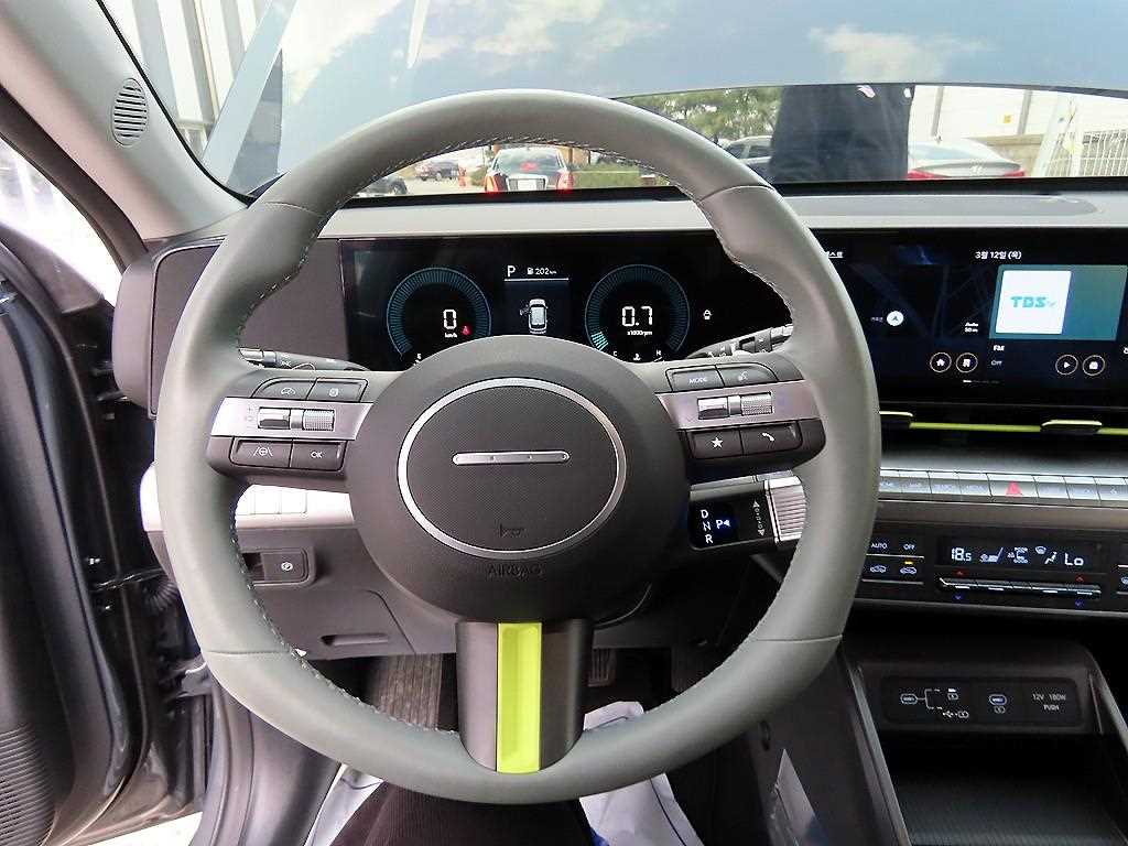 HYUNDAI Kona - Vista 8