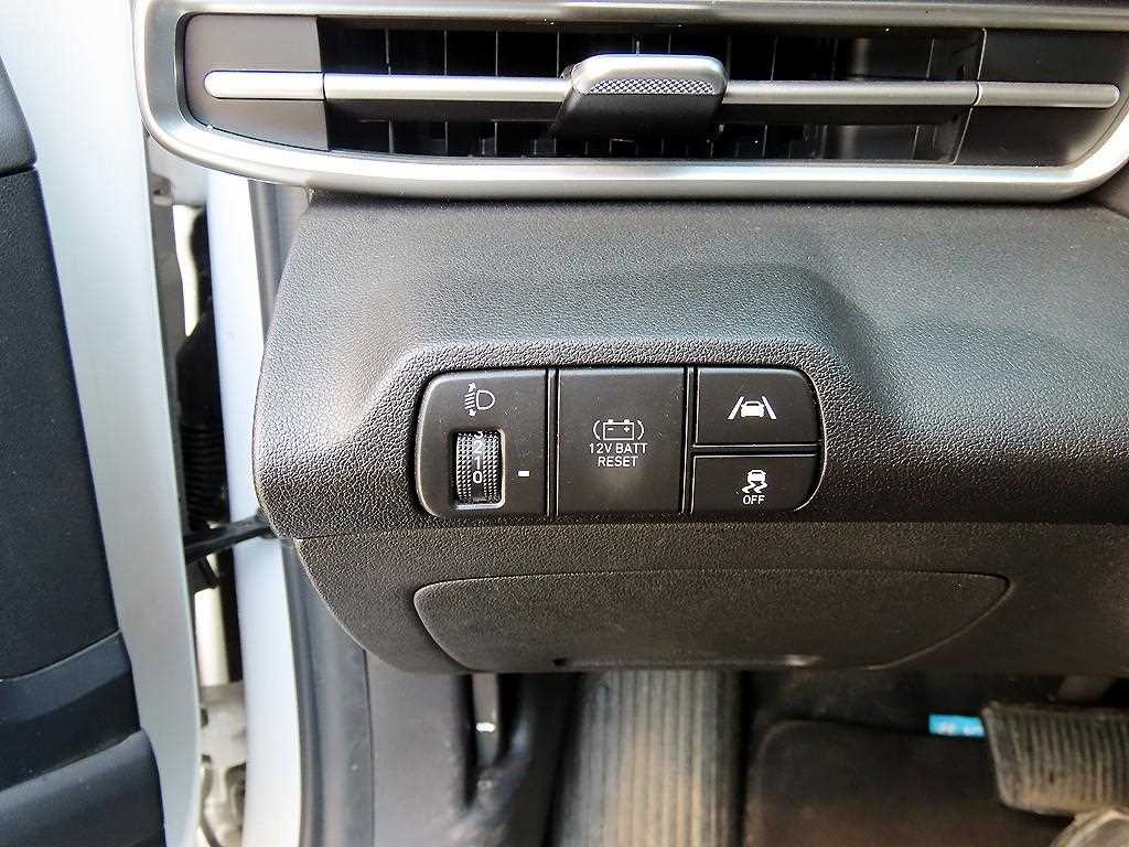 HYUNDAI Avante - Vista 12