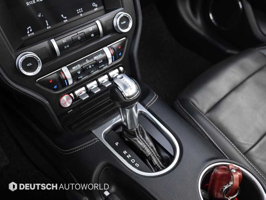 Ford Mustang - Vista 9