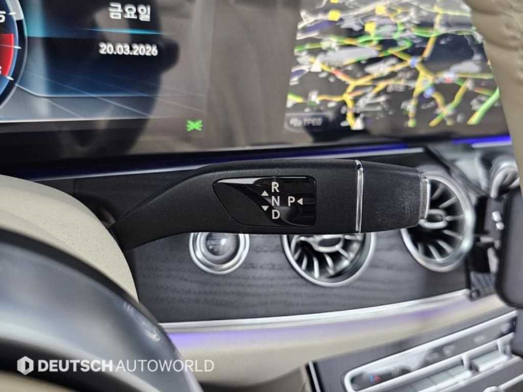 Mercedes Benz E class - Vista 10