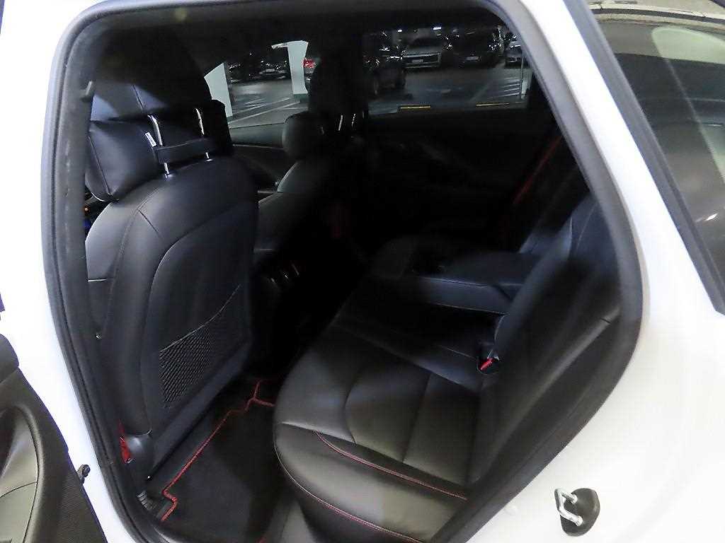 HYUNDAI i30 - Vista 7