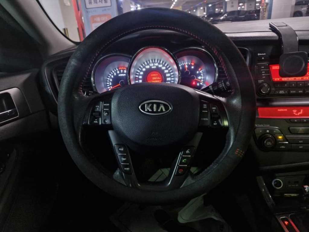 KIA K5 - Vista 9