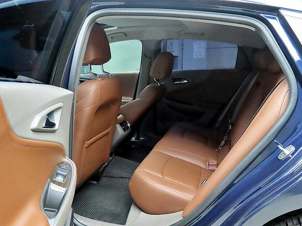 Chevrolet Malibu - Vista 6