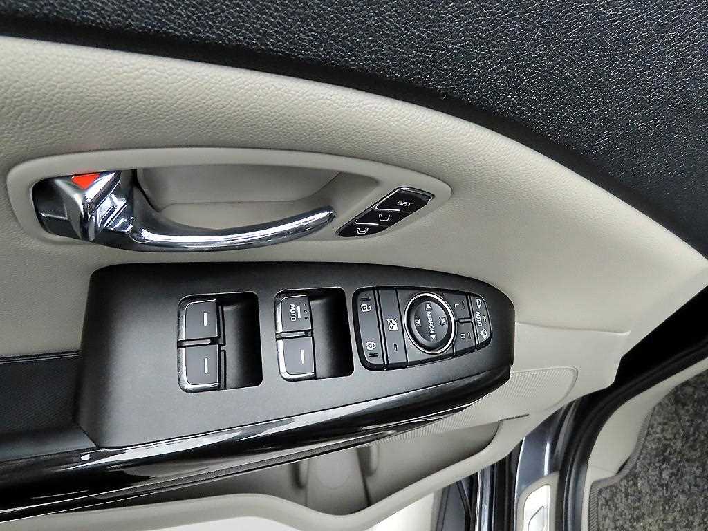 KIA Carnival - Vista 10