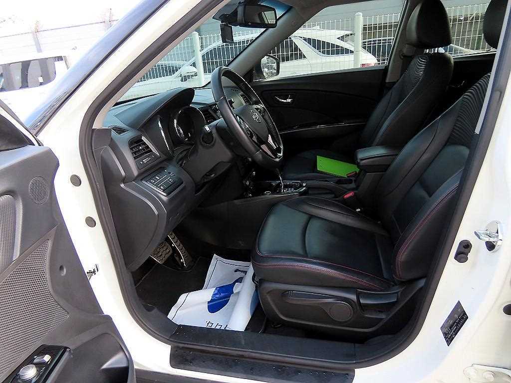 Ssangyong Tivoli - Vista 5