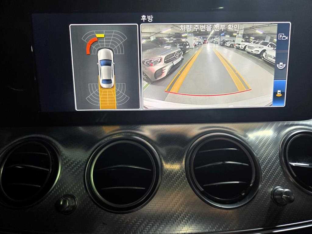 Mercedes Benz E class - Vista 12