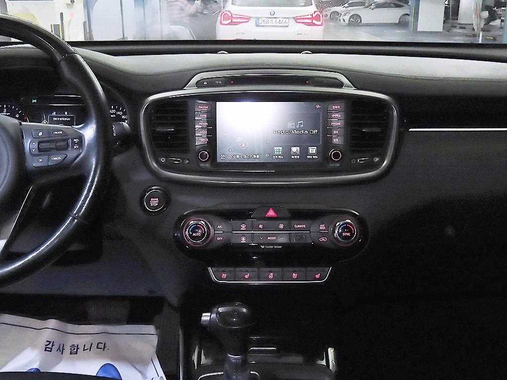 KIA Sorento - Vista 11