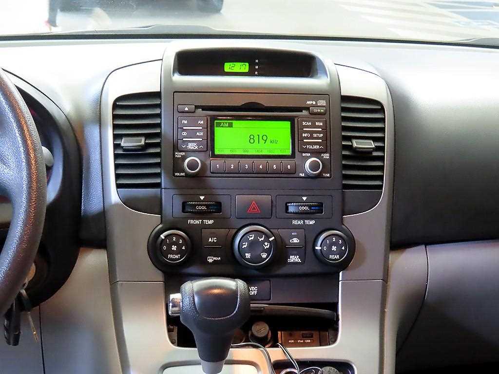 KIA Carnival - Vista 11